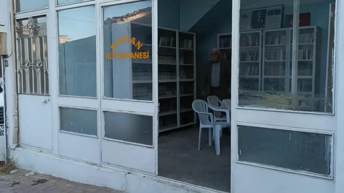 Emekli Eğitimci, Karacasu\'da Kütüphane Açtı