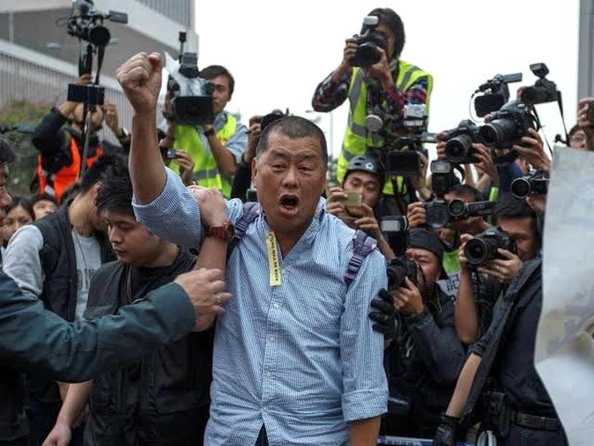 Hong Kong\'da muhalif iş adamı Lai\'ye 6 yıl hapis cezası