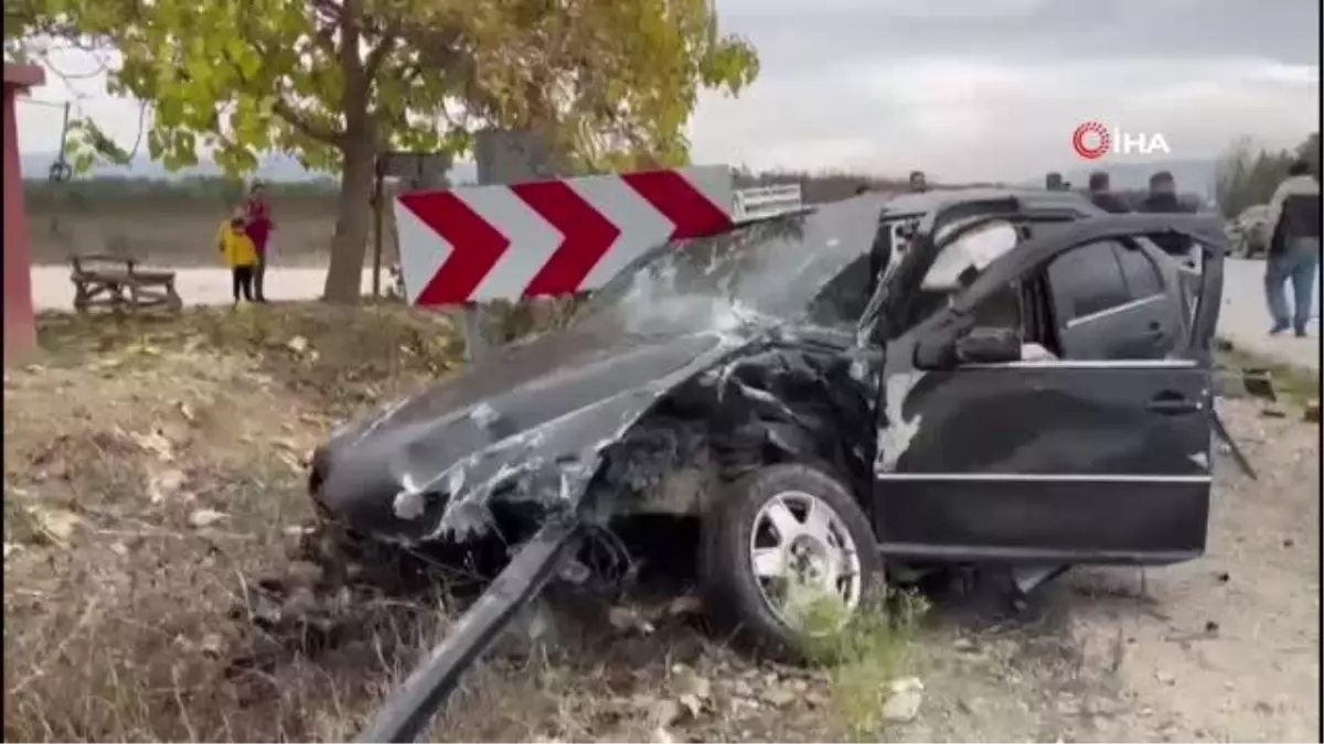 Hurda yığınına dönen araçlardan sağ çıktılar