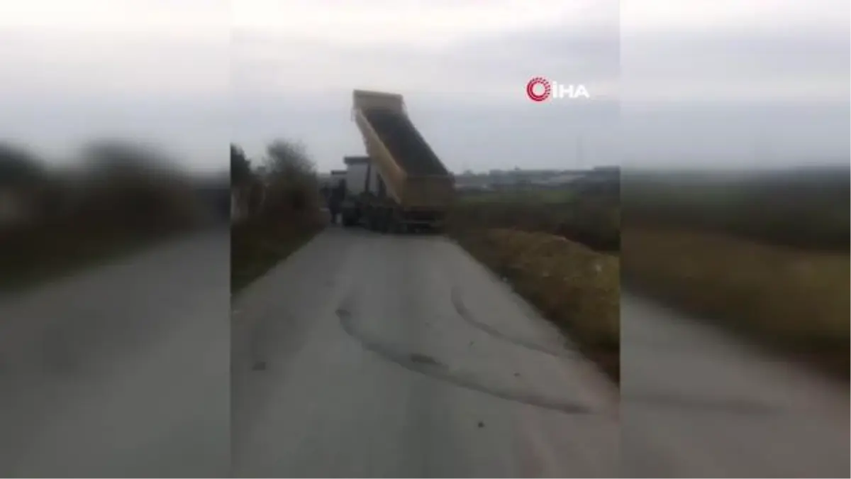 İstanbul\'da skandal görüntüler: Caddeleri döküm sahasına çevirdiler, tepki gösteren vatandaşlardan böyle kaçtılar