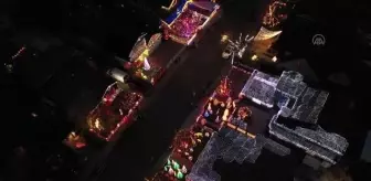 Kaliforniya'nın San Carlos kenti yaklaşan Noel kapsamında ışıklandırıldı