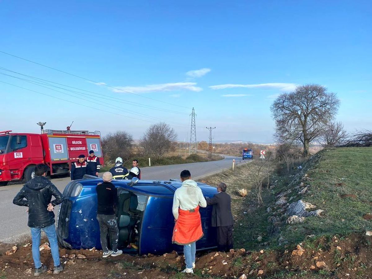 Kontrolden çıkan araç devrilirken sürücüsü yaralandı