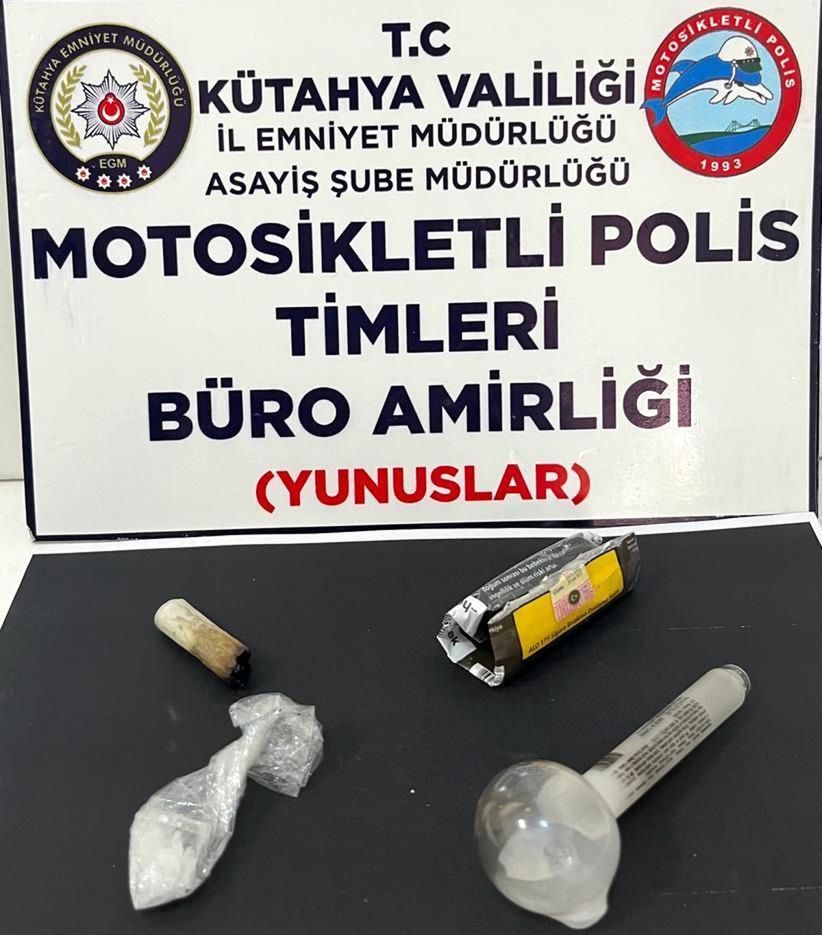 Kütahya\'da Yunus Timleri bir araçta uyuşturucu ele geçirdi