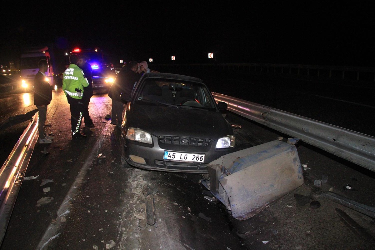 Manisa\'da 4 araçlı zincirleme kaza: 1 yaralı