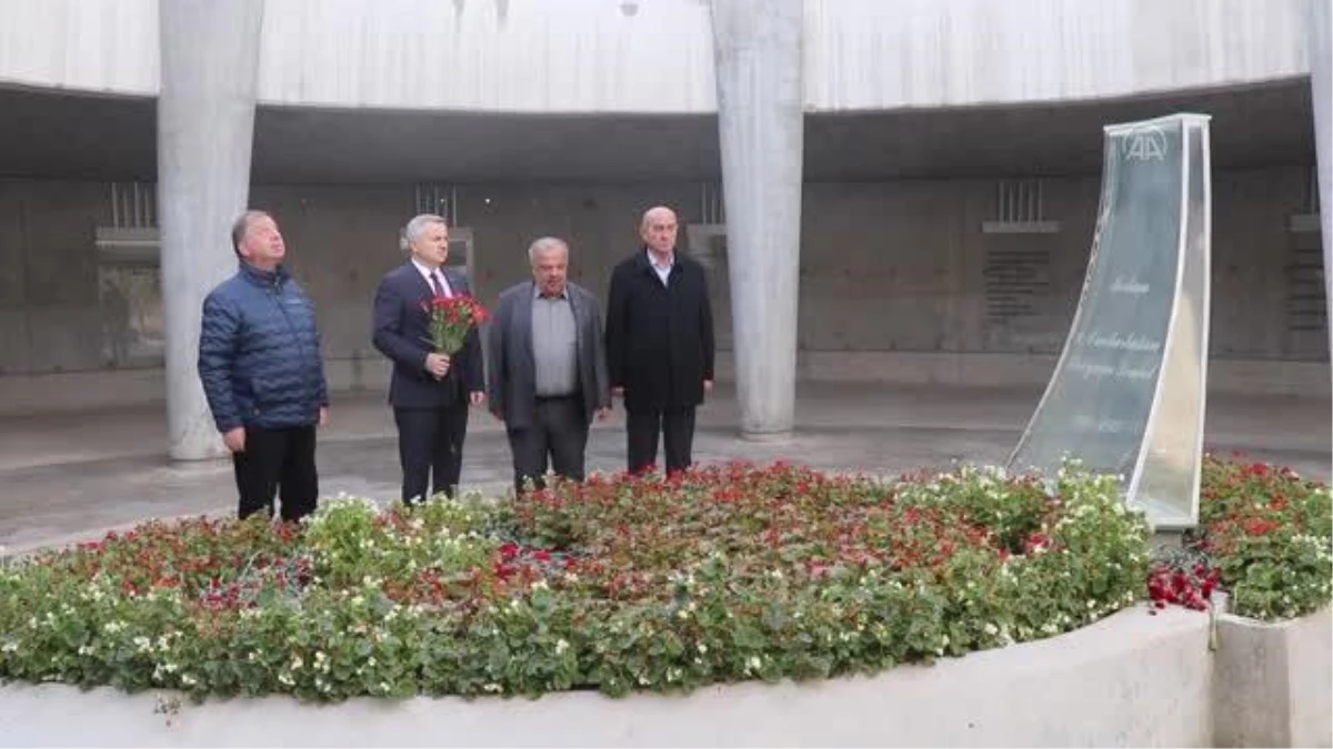 Moldova\'nın Ankara Büyükelçisi Croitor, 9. Cumhurbaşkanı Demirel\'in kabrini ziyaret etti