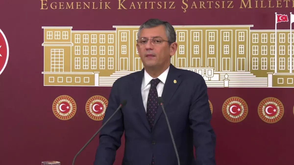 Özgür Özel: "Anayasalar Her Doğanın Geleceğini Düşünerek Değiştirilir, Siz Erdoğan\'ın Seçim Kaygıları ile Anayasa Değiştiriyorsunuz"