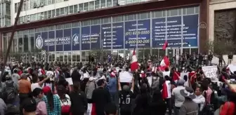 Pedro Castillo'nun görevinden azledilip cezaevine gönderilmesi başkent Lima'da protesto edildi