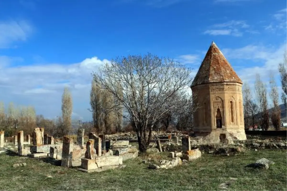 TARİHİ YAPININ SİLUETİNİ BOZAN O YURT YIKILDI