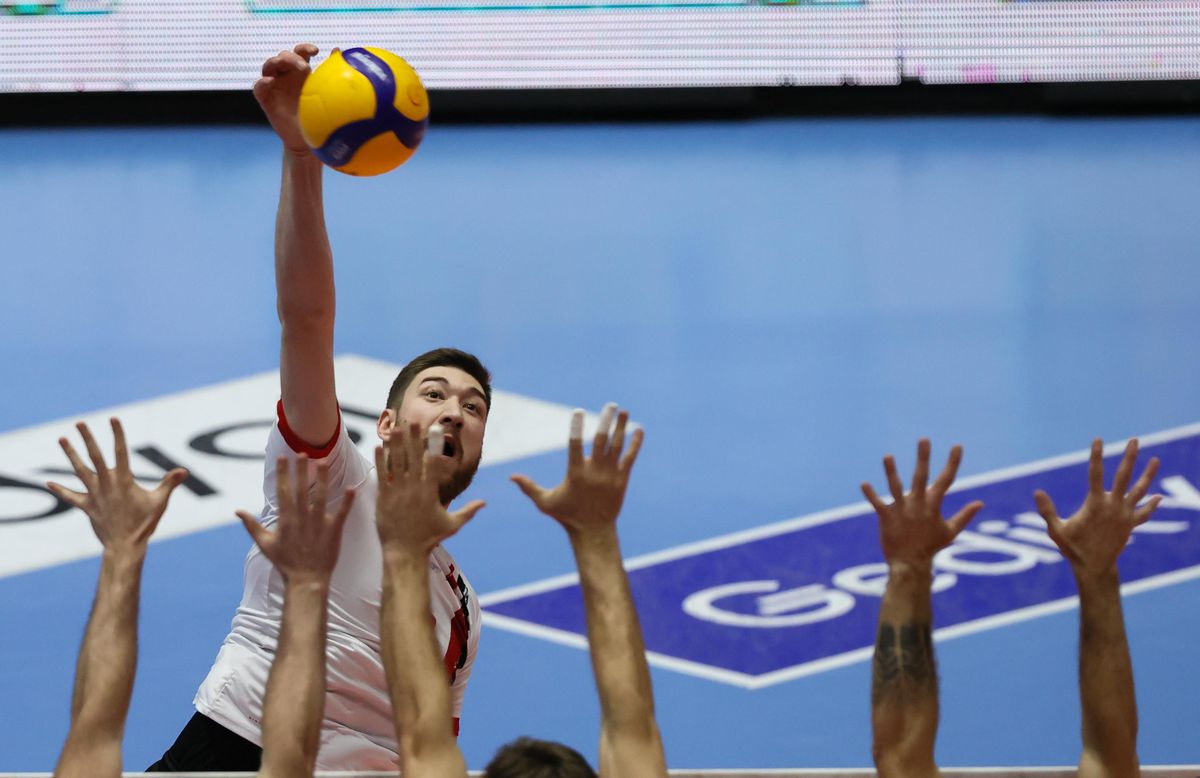 AXA Sigorta Efeler Ligi: Arkas Spor: 3 Spor Toto: 0