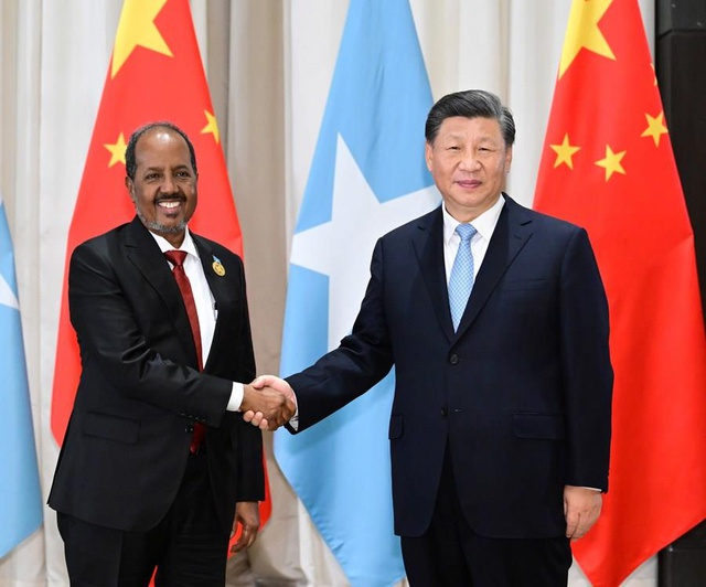 Xi, Çin'in, Somali'nin Yeniden Yapılanması ve Terörle Mücadelesine Destek Olacağını Söyledi Xi, Çin'in, Somali'nin Yeniden Yapılanması ve Terörle Mücadelesine Destek Olacağını Söyledi
