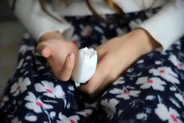 15 yaşındaki kız, asansördeki iğrenç tacizi anlattı: Telefonu ne yapayım, ben seni istiyorum