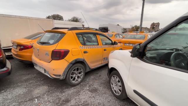 63 binden fazla şikayet gelmişti! Denetimler sıkılaşınca otoparklar taksilerle dolup taştı 63 binden fazla şikayet gelmişti! Denetimler sıkılaşınca otoparklar taksilerle dolup taştı