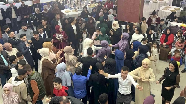 Yer: İstanbul! 15 yaşındaki kızın düğününe polis baskını, ailesi ekiplere saldırdı Yer: İstanbul! 15 yaşındaki kızın düğününe polis baskını, ailesi ekiplere saldırdı