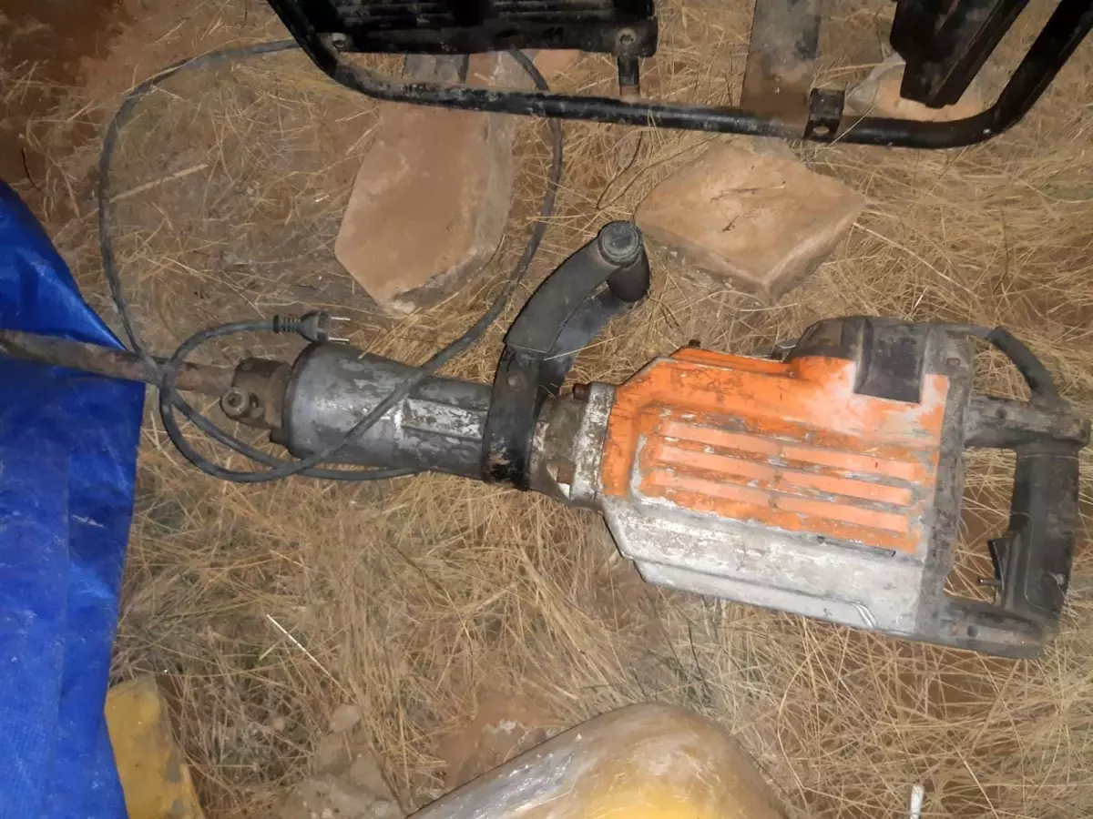 Kayseri\'de kaçak kazı yapan 4 kişi yakalandı