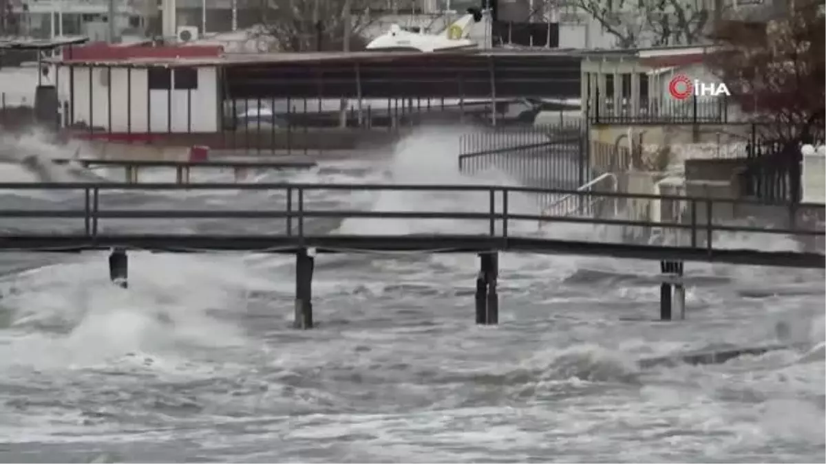 Lodos Kuzey Ege\'de hayatı olumsuz etkiliyor