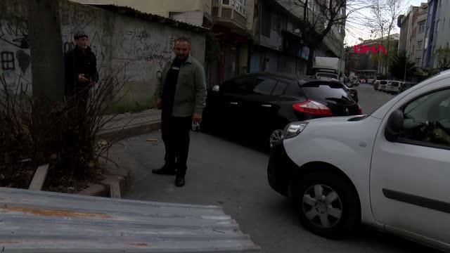 Lodos megakenti fena vurdu! Çatıdan uçan demir tente 3 otomobili hurdaya çevirdi Lodos megakenti fena vurdu! Çatıdan uçan demir tente 3 otomobili hurdaya çevirdi