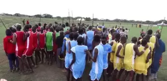 Masai savaşçıları, aslan avından vazgeçerek olimpiyatlara katıldı