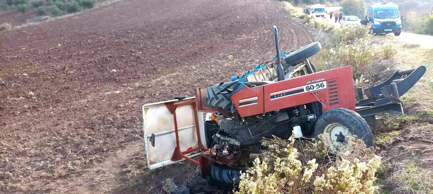 Osmaniye\'de otomobil ile traktör çarpıştı sürücüler yaralandı