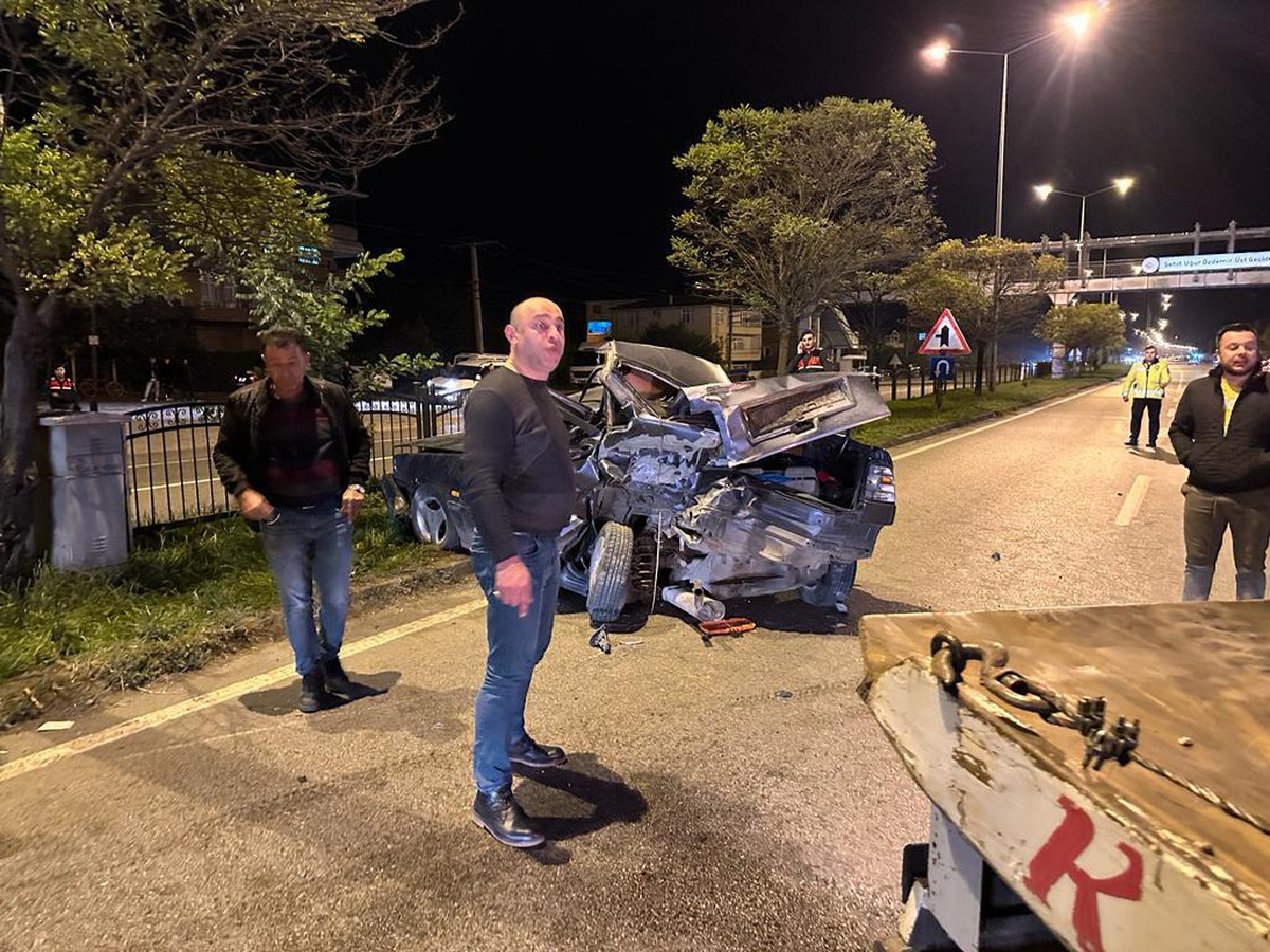 Samsun\'da ciple otomobilin çarpışması sonucu 2 kişi yaralandı