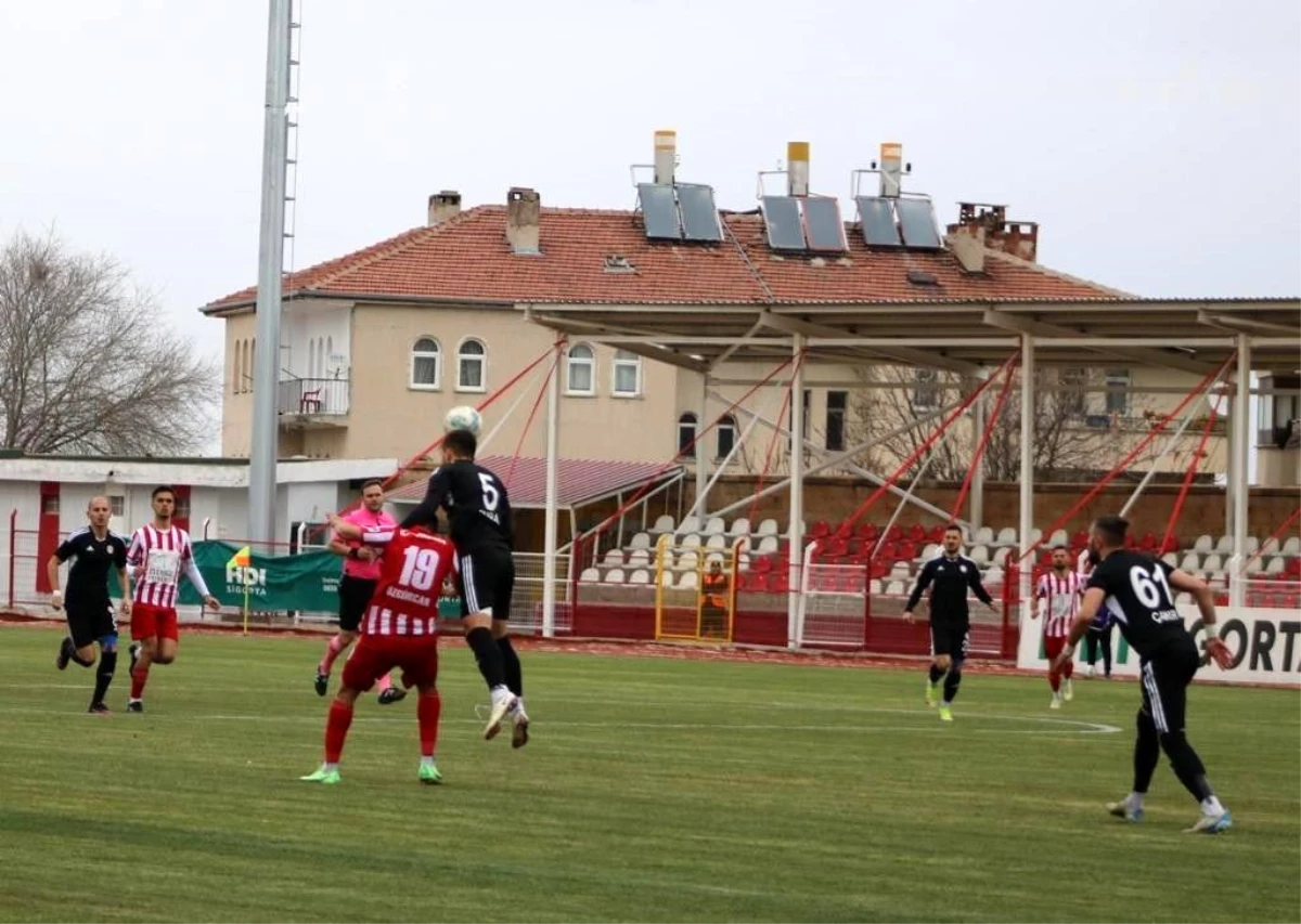 TFF 3. Lig: Nevşehir Belediyespor: 3 Karbel Karaköprü Belediyespor: 1