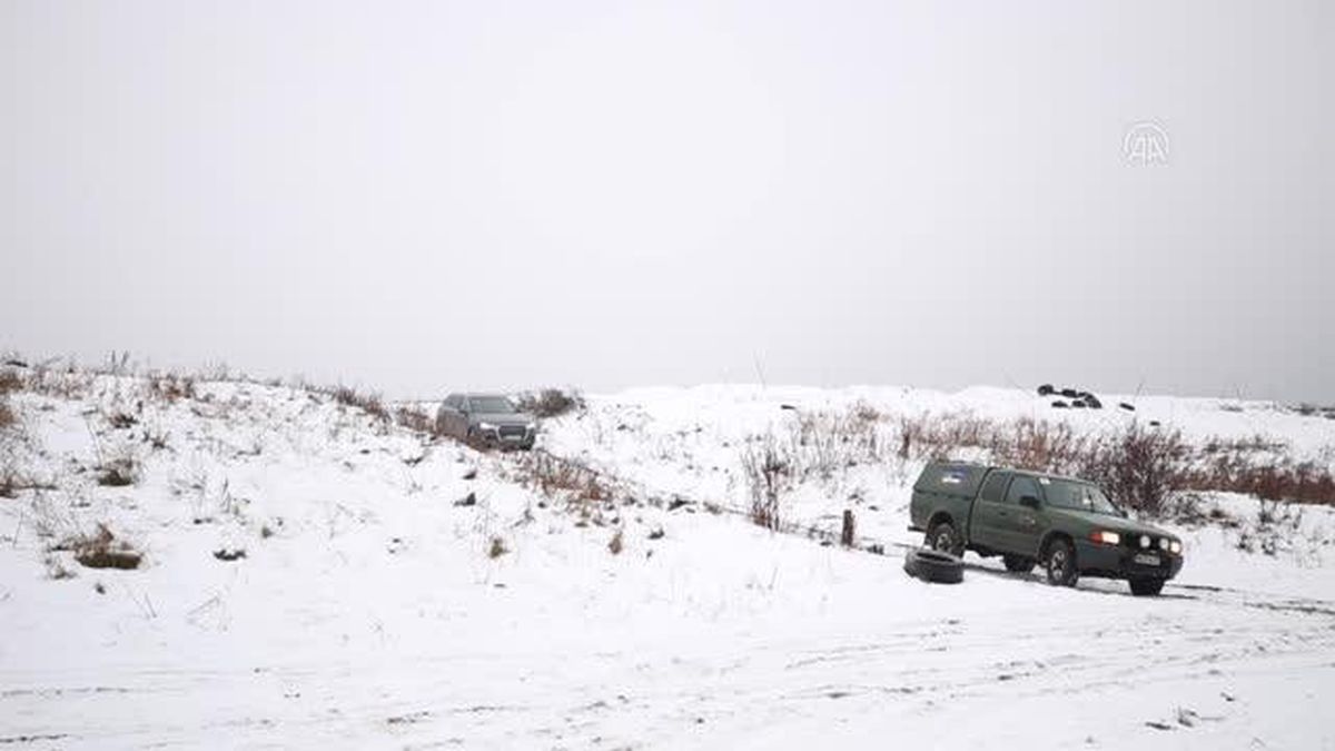 Ukrayna'da cephedeki askerler, arazi araçları sürüş eğitiminden geçiyor