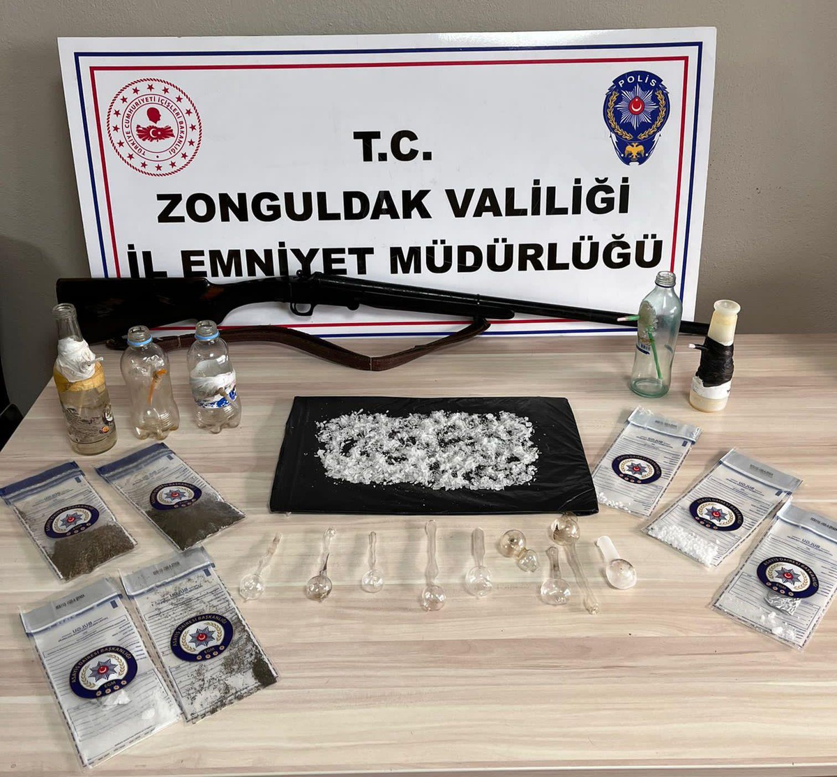 Zonguldak\'ta uyuşturucu operasyonunda 2 şüpheli tutuklandı