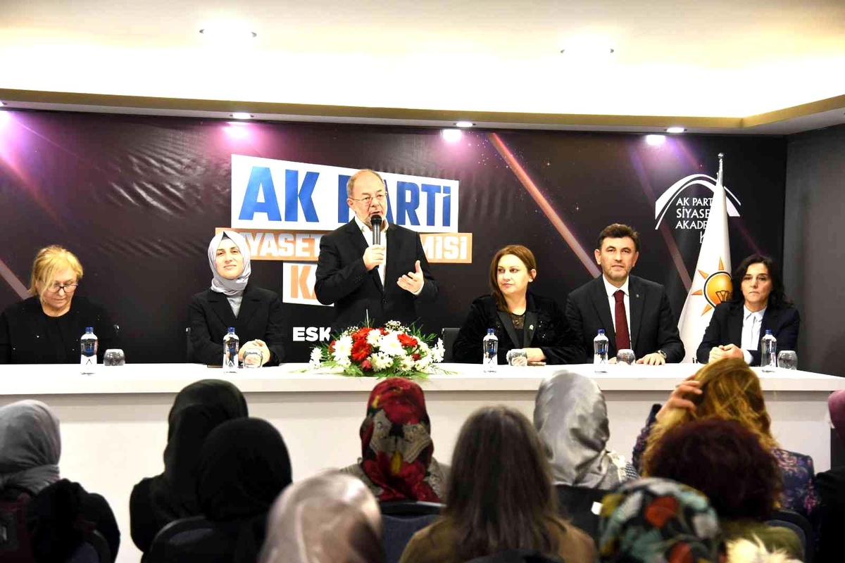 AK Parti Eskişehir\'de \'Siyaset Akademisi Kadın\' programı gerçekleştirildi