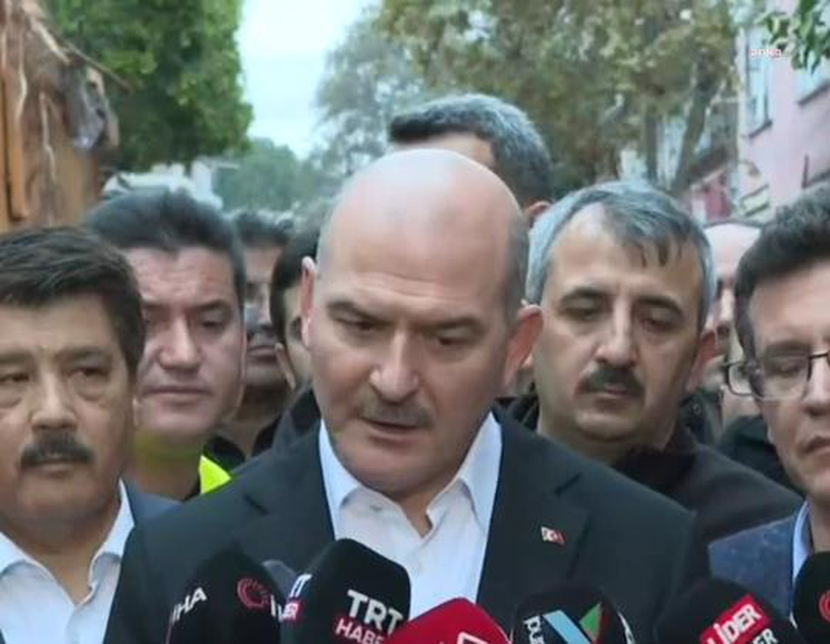 Bakan Soylu: 497 Araç, 100 Konut, 920 İş Yeri, 12 Bin 500 Dönüm Sera Selde Hasar Gördü