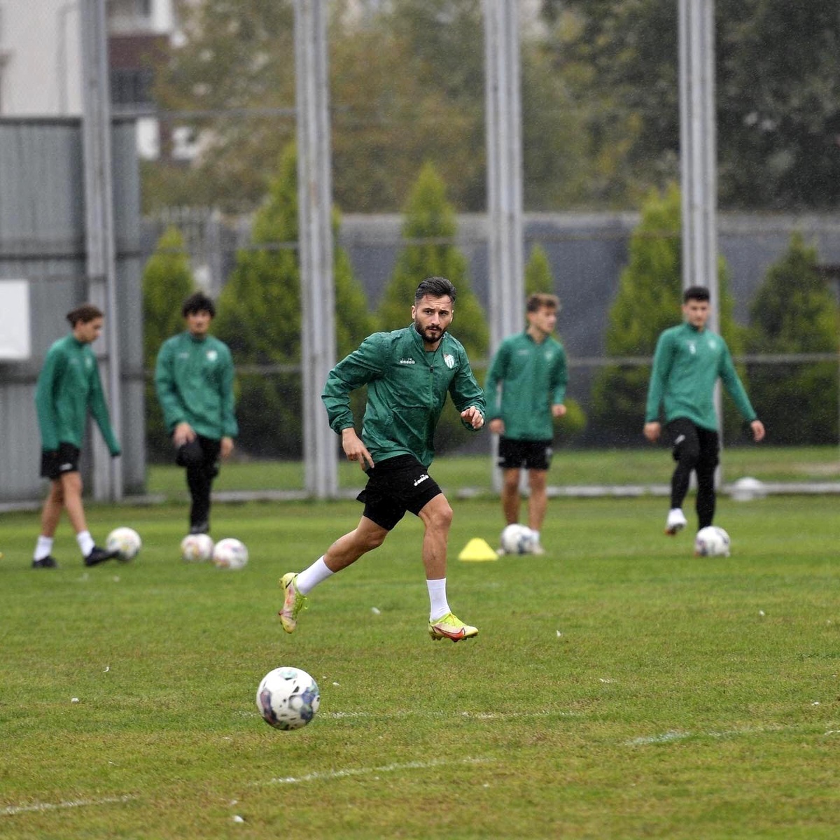 Bursasporlu futbolculara izin verildi