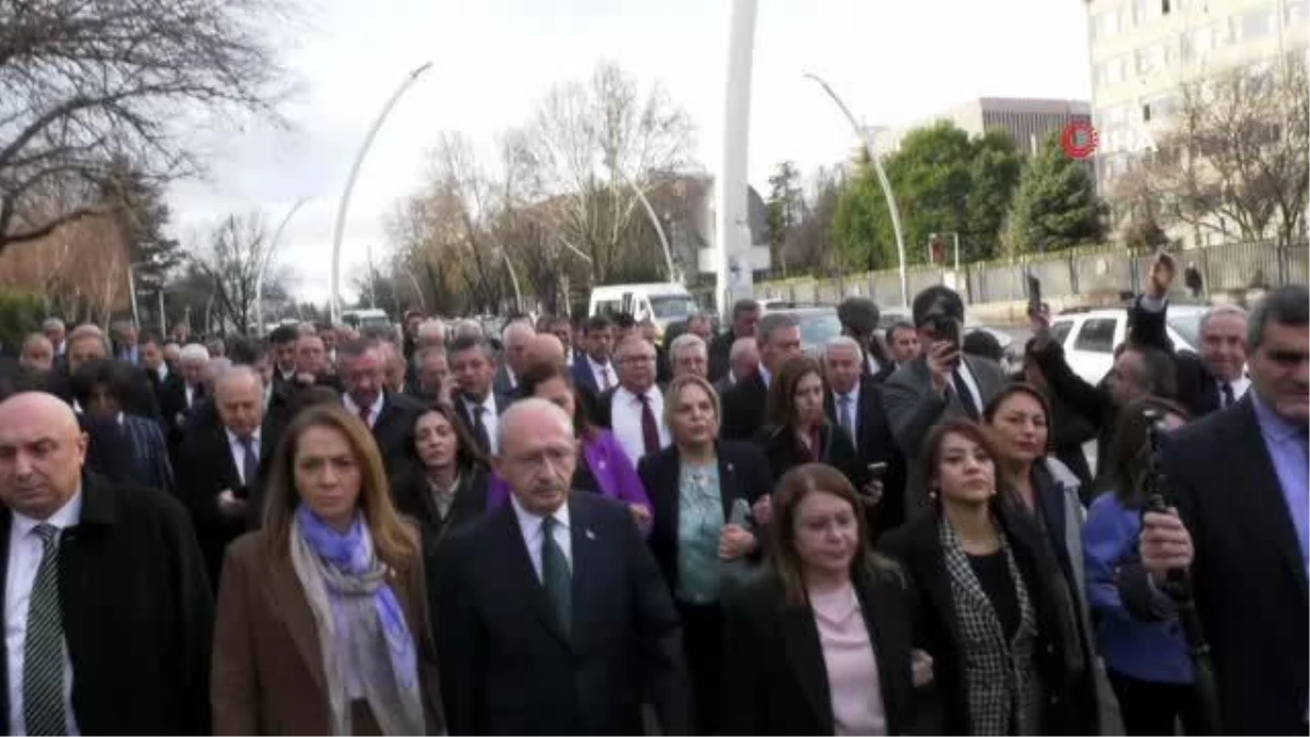 CHP lideri Kemal Kılıçdaroğlu Adalet Bakanlığı\'na yürüdü