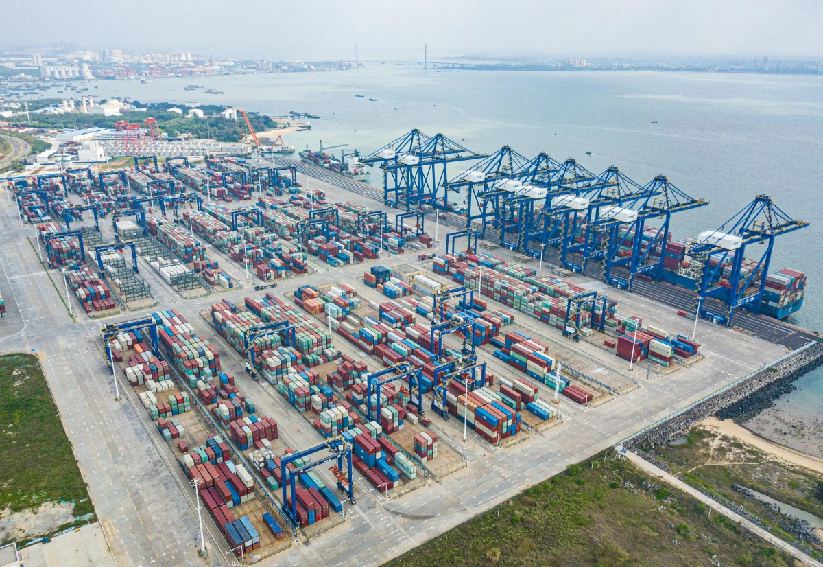 Çin\'in Hainan Eyaletinin Dış Ticareti İlk 11 Ayda Yüzde 40\'tan Fazla Arttı