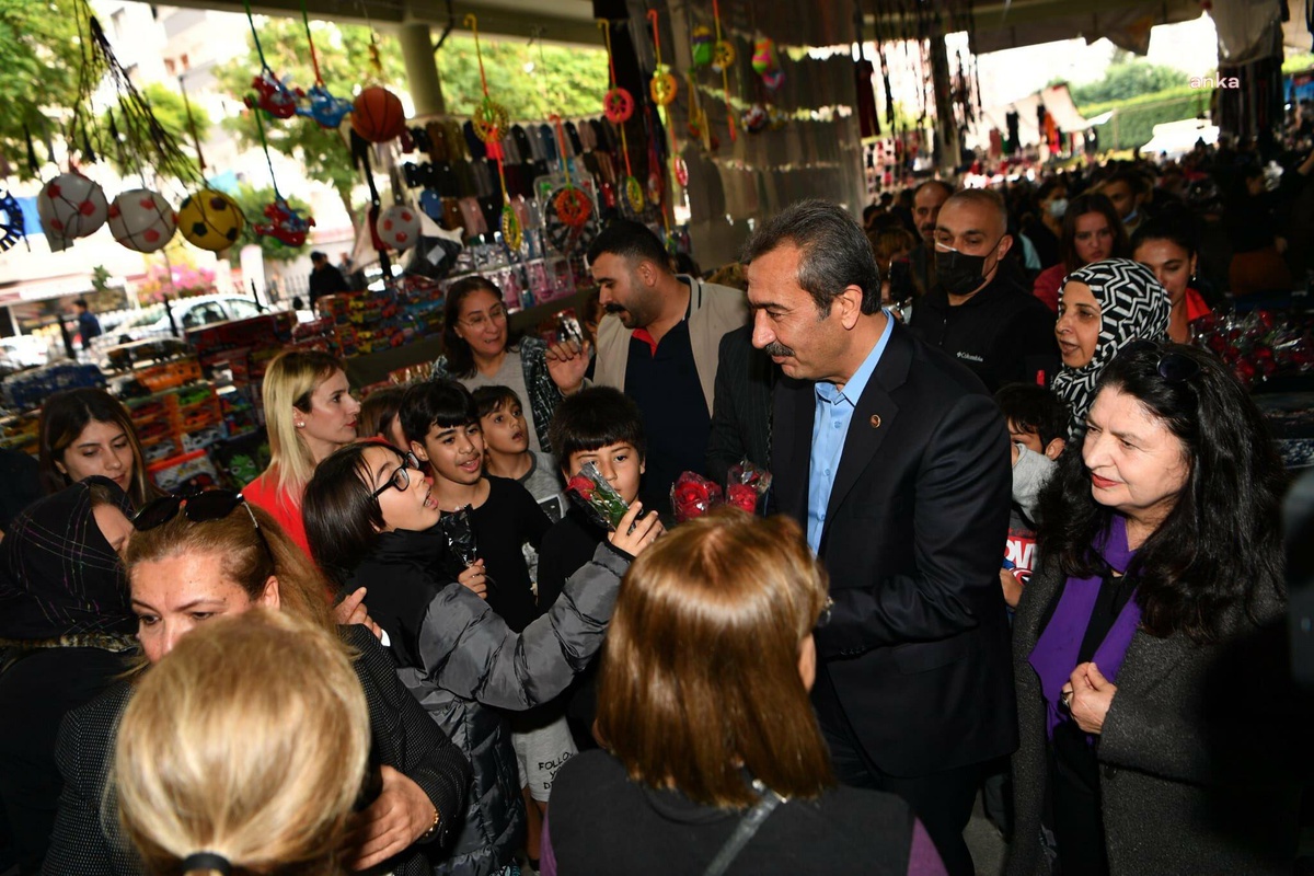 Çukurova Belediye Başkanı Çetin, Sosyete Pazarını Ziyaret Etti