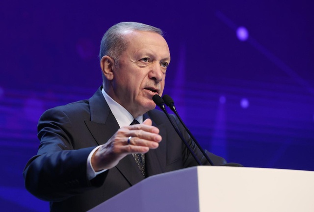 Cumhurbaşkanı Erdoğan'dan petrol müjdesi: Güzel haberler geliyor, günlük 100 bin varile çıkarmayı hedefliyoruz Cumhurbaşkanı Erdoğan'dan petrol müjdesi: Güzel haberler geliyor, günlük 100 bin varile çıkarmayı hedefliyoruz
