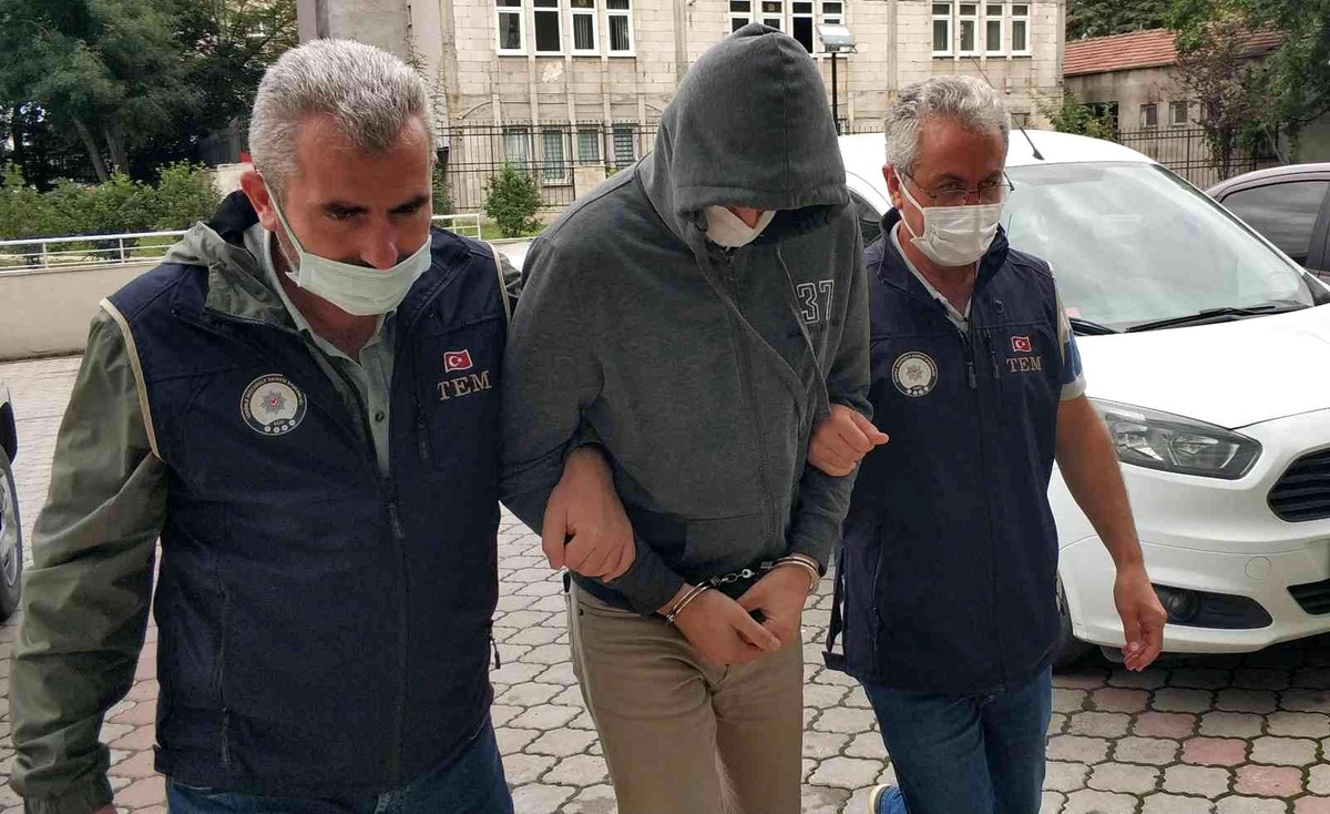 Denizli\'de 7 yıl hapisle aranan FETÖ üyesi tutuklandı