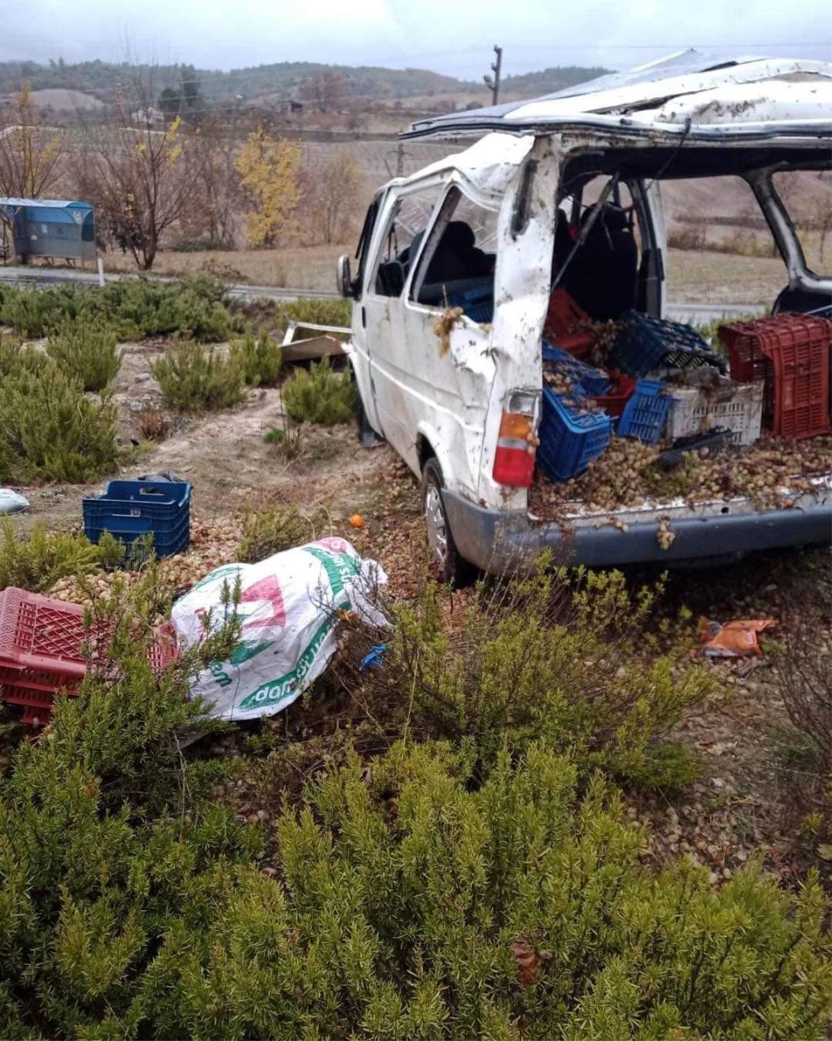 Denizli\'de devrilen minibüsteki 8 kişi yaralandı