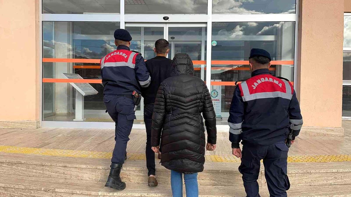 Evlilik vaadiyle dolandırıcılık yapan 1\'i kadın 2 kişi tutuklandı