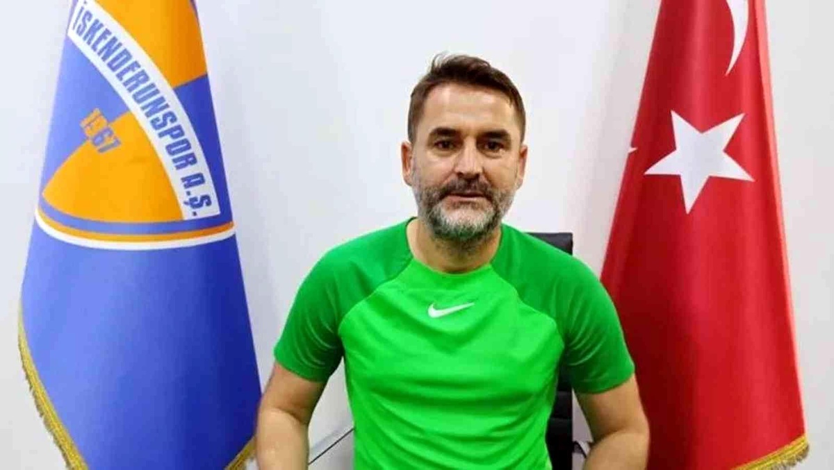 İskenderunspor Teknik Direktörü Bülent Yenihayat istifa etti