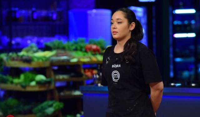 MasterChef Türkiye'nin son kadın yarışmacısı Büşra, yarışmaya veda etti MasterChef Türkiye'nin son kadın yarışmacısı Büşra, yarışmaya veda etti