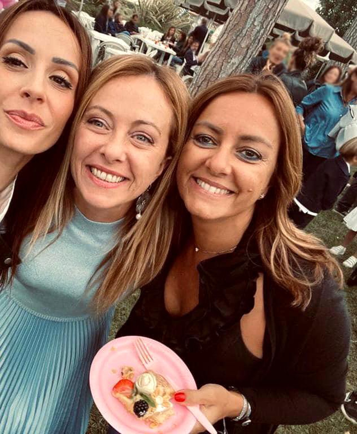 Roma\'da öldürülen bir kadının İtalya Başbakanı Meloni\'nin arkadaşı olduğu ortaya çıktı