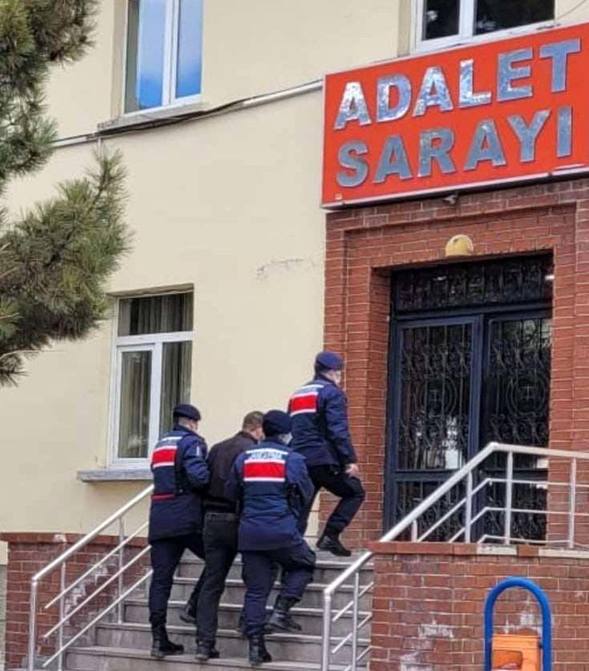 Sivas\'ta aranması olan şüpheli Eskişehir\'de yakalandı