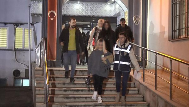 Fuhuş baskınında ilginç detay! İlişkiye zorlanan Rus kadının mesleği herkesi şaşırttı Fuhuş baskınında ilginç detay! İlişkiye zorlanan Rus kadının mesleği herkesi şaşırttı