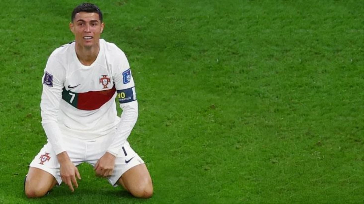 Portekiz\'in Dünya Kupası\'ndan elenmesi sonrası hüzne boğulan Cristiano Ronaldo\'nun paylaşımına Mbappe\'den yorum geldi