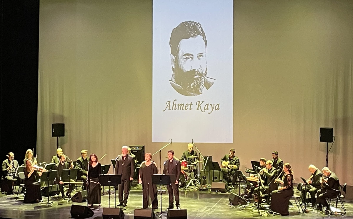 Ahmet Kaya, vefatının 22. yılında AKM\'de şarkılarıyla anıldı