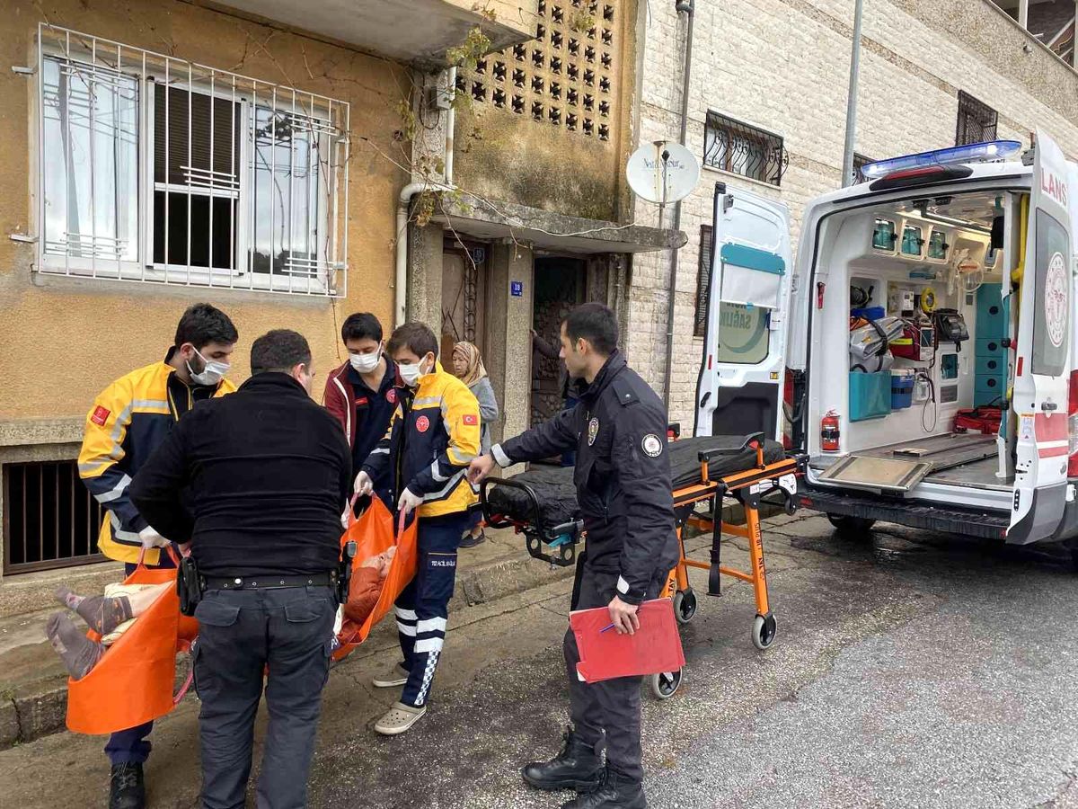 Aydın\'da yaşlı kadını itfaiye ekipleri kurtardı