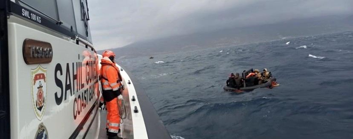 Ayvacık açıklarında 66 kaçak göçmen Sahil Güvenlik ekiplerince kurtarıldı