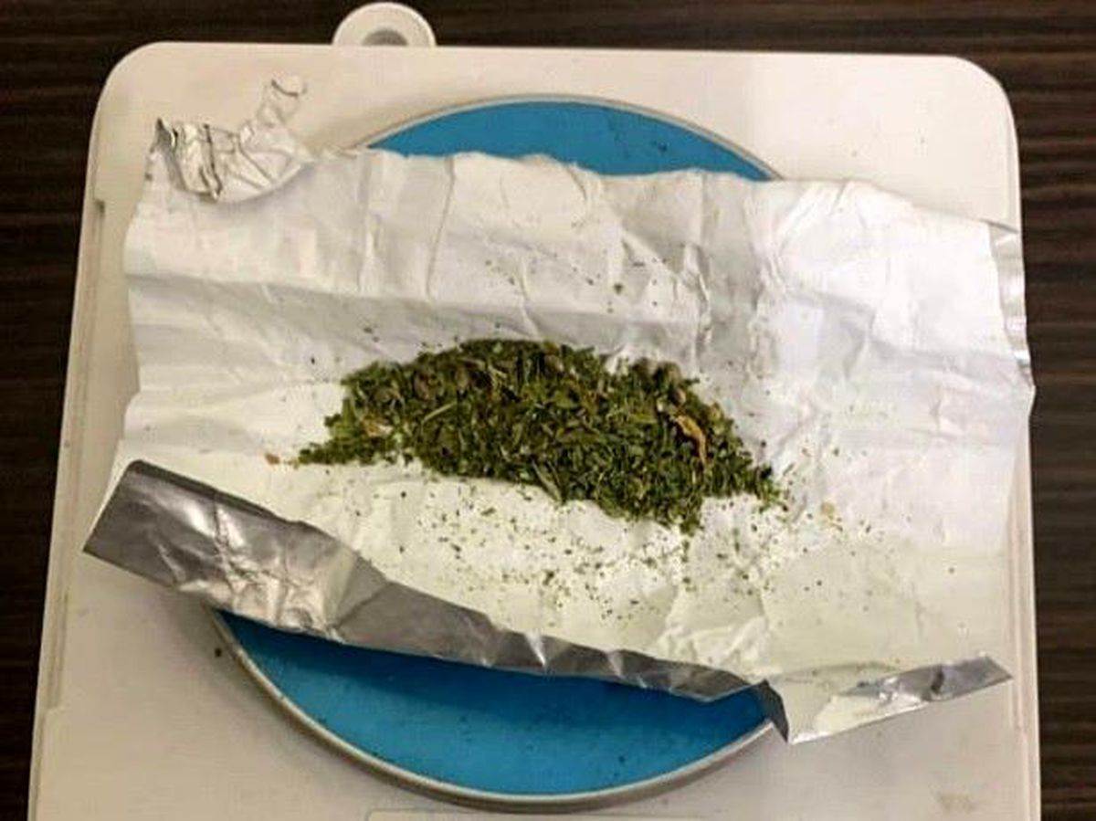 Bekçilerin şüphe üzerine aradığı şahıslardan uyuşturucu çıktı