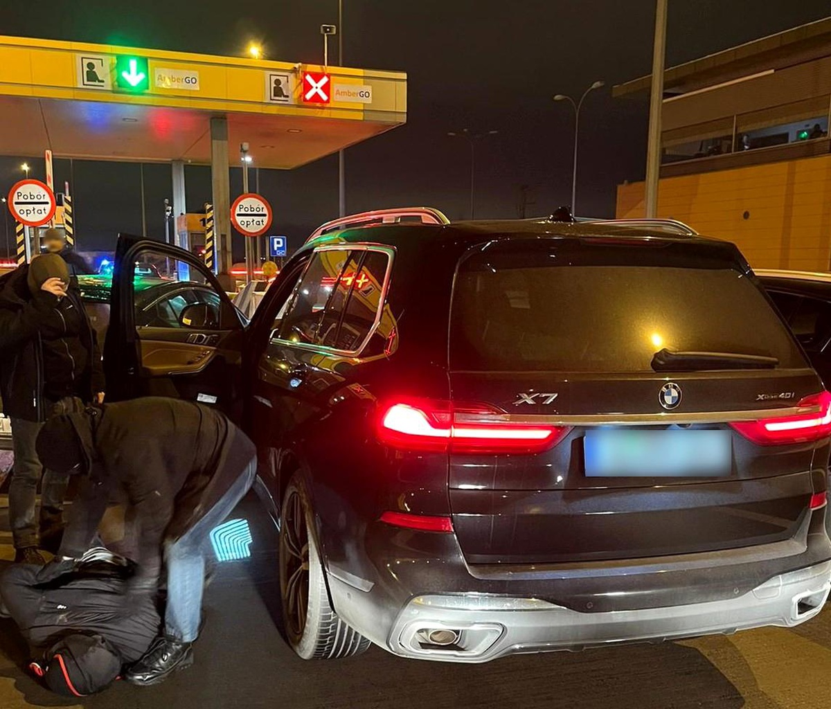 Berlin\'de çalınan Çin Büyükelçiliği\'ne ait araç Polonya\'da ele geçirildi