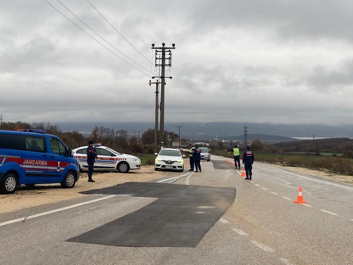 Bursa\'da çeşitli suçlardan aranan 8 şüpheli yakalandı