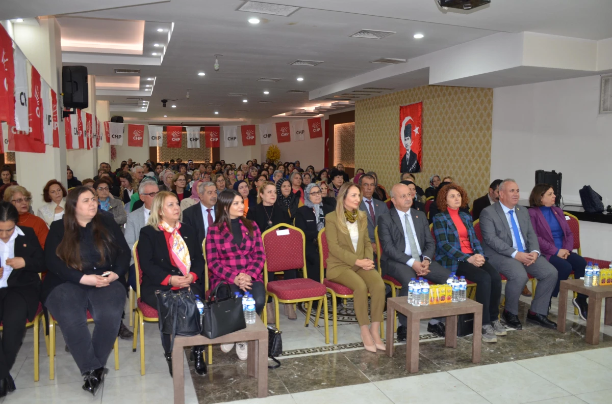 CHP Kadın Kolları Genel Başkanı Nazlıaka, Karaman\'da partililerle buluştu