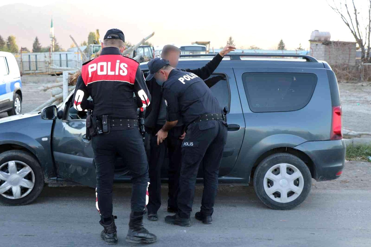Erzincan\'da çeşitli suçlardan aranan 21 kişi yakalandı